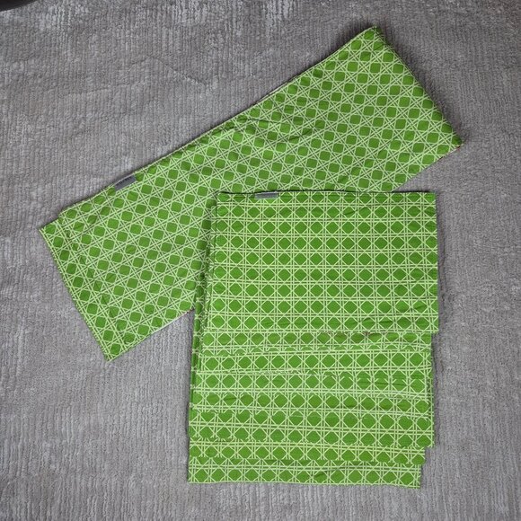 Waverly Table Runner and 8 Placemats Floral Pattern with Green Trim - Picture 12 of 16